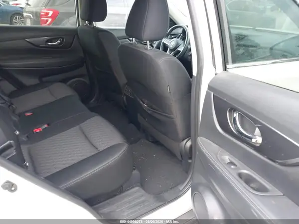KNMAT2MT2JP525615 2018 NISSAN ROGUE - Image 8