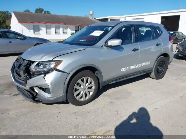 KNMAT2MT2JP531902 2018 NISSAN ROGUE - Image 2