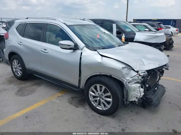 KNMAT2MT2JP545508 2018 NISSAN ROGUE - Image 1