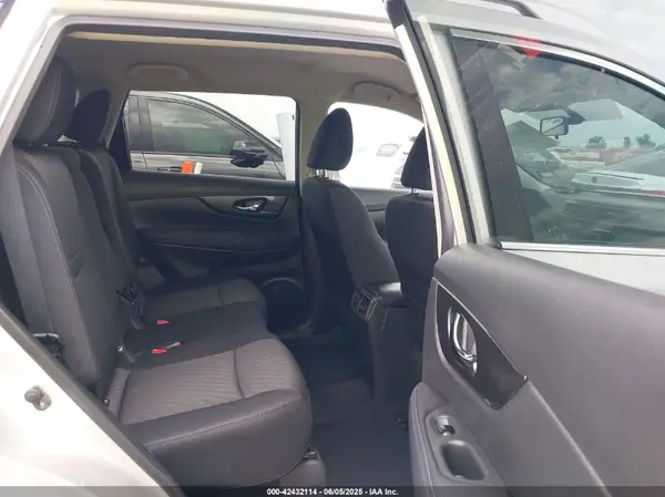 KNMAT2MT2JP545508 2018 NISSAN ROGUE - Image 8