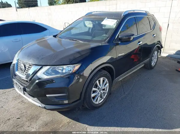 KNMAT2MT2JP547291 2018 NISSAN ROGUE - Image 2