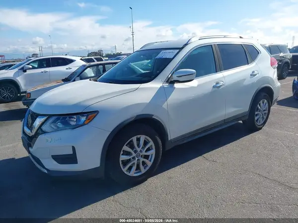 KNMAT2MT2JP549073 2018 NISSAN ROGUE - Image 2