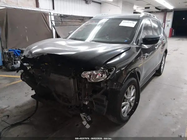 KNMAT2MT2JP550806 2018 NISSAN ROGUE - Image 2