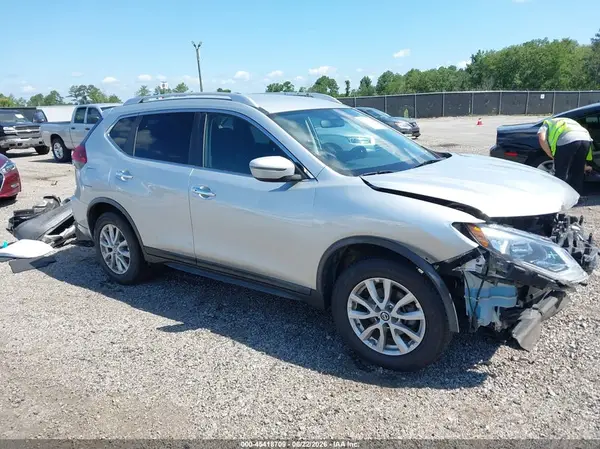 KNMAT2MT2JP551387 2018 NISSAN ROGUE - Image 1