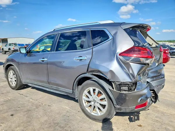 KNMAT2MT2JP563300 2018 NISSAN ROGUE - Image 2