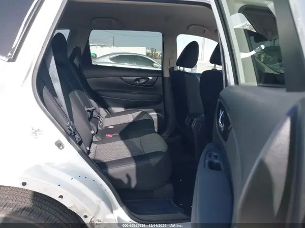 KNMAT2MT2JP564690 2018 NISSAN ROGUE - Image 8