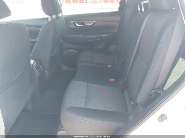 KNMAT2MT2JP567976 2018 NISSAN ROGUE - Image 8