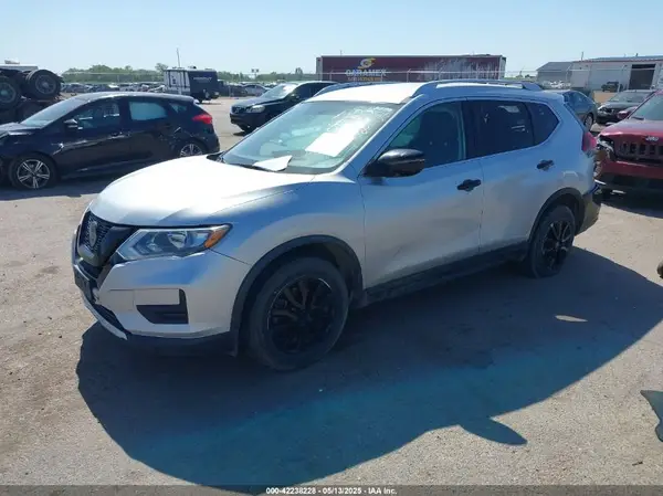 KNMAT2MT2JP569453 2018 NISSAN ROGUE - Image 2