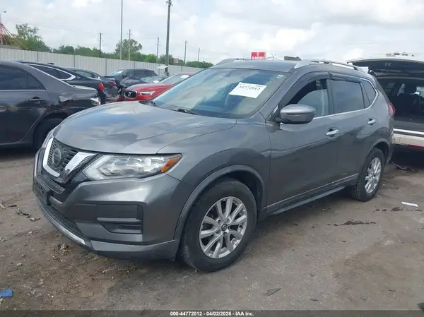 KNMAT2MT2JP573728 2018 NISSAN ROGUE - Image 2