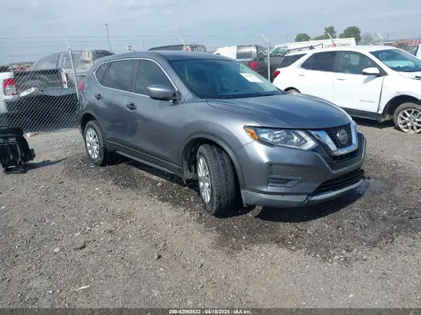 KNMAT2MT2JP581845 2018 NISSAN ROGUE - Image 1