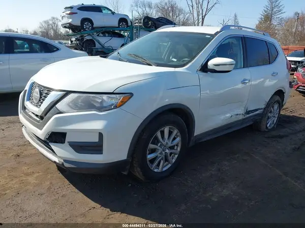 KNMAT2MT2JP583157 2018 NISSAN ROGUE - Image 2