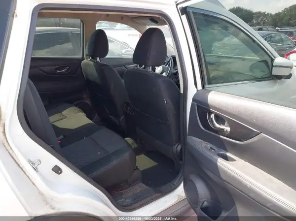 KNMAT2MT2JP587600 2018 NISSAN ROGUE - Image 8
