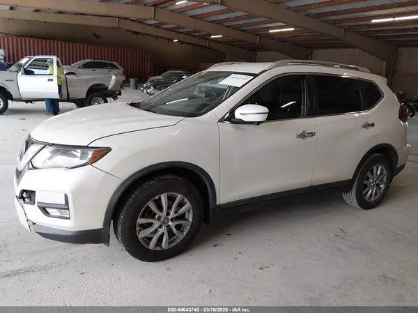KNMAT2MT2JP595082 2018 NISSAN ROGUE - Image 2
