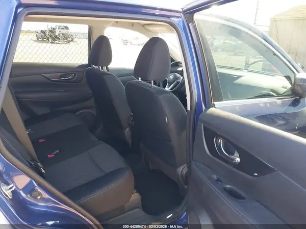 KNMAT2MT2JP595437 2018 NISSAN ROGUE - Image 8