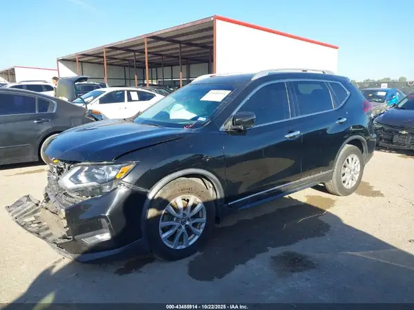 KNMAT2MT2JP601642 2018 NISSAN ROGUE - Image 2