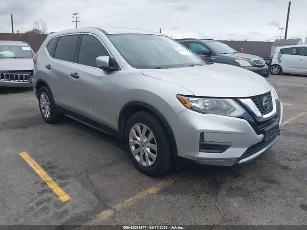 KNMAT2MT2JP605822 2018 NISSAN ROGUE - Image 1