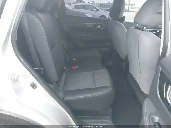 KNMAT2MT2JP605822 2018 NISSAN ROGUE - Image 8