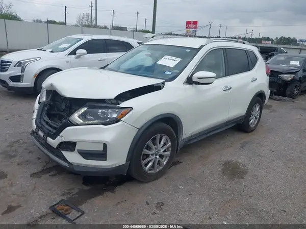 KNMAT2MT2JP608090 2018 NISSAN ROGUE - Image 2