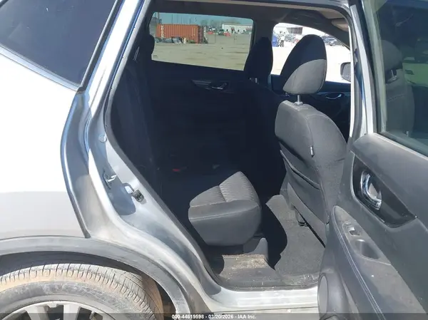 KNMAT2MT2JP617467 2018 NISSAN ROGUE - Image 8