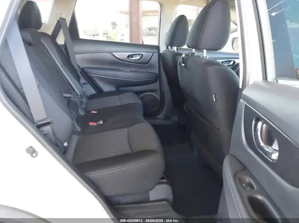 KNMAT2MT2JP618862 2018 NISSAN ROGUE - Image 8