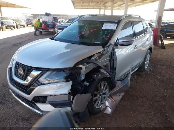 KNMAT2MT2JP619705 2018 NISSAN ROGUE - Image 2