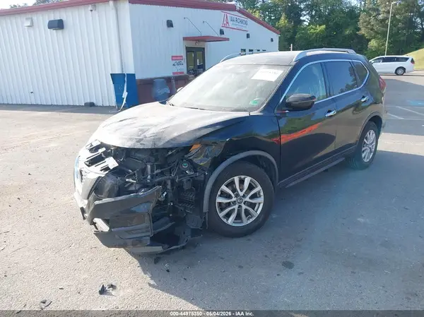 KNMAT2MT2JP620823 2018 NISSAN ROGUE - Image 2