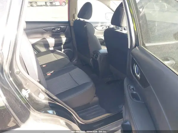 KNMAT2MT2JP620823 2018 NISSAN ROGUE - Image 8