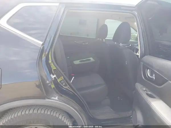 KNMAT2MT2JP621406 2018 NISSAN ROGUE - Image 8