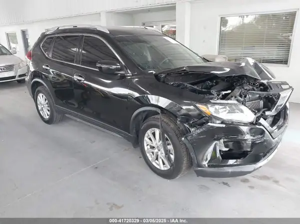 KNMAT2MT2JP622040 2018 NISSAN ROGUE - Image 1