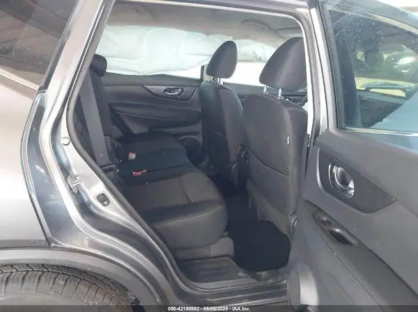 KNMAT2MT2JP622880 2018 NISSAN ROGUE - Image 8