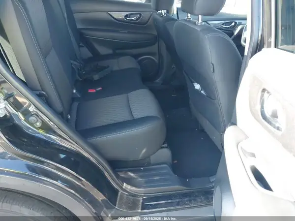 KNMAT2MT2KP504068 2019 NISSAN ROGUE - Image 8