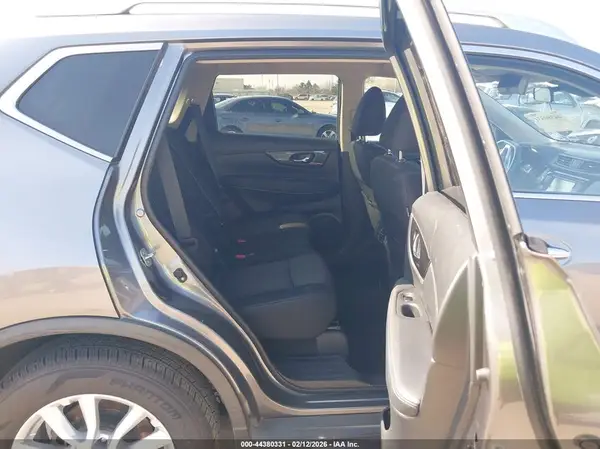 KNMAT2MT2KP504989 2019 NISSAN ROGUE - Image 8