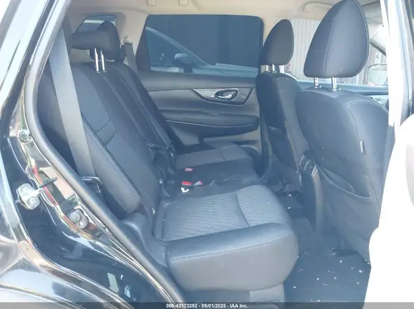 KNMAT2MT2KP560575 2019 NISSAN ROGUE - Image 8
