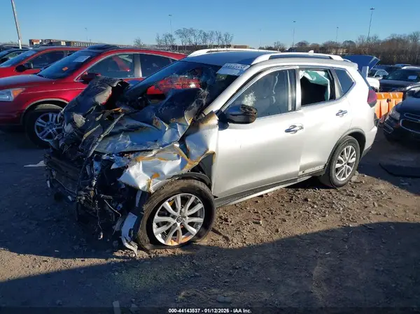 KNMAT2MT2LP522684 2020 NISSAN ROGUE - Image 2