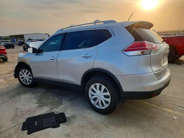 KNMAT2MT3GP602629 2016 NISSAN ROGUE - Image 2