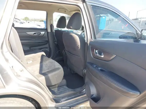 KNMAT2MT3GP613811 2016 NISSAN ROGUE - Image 8