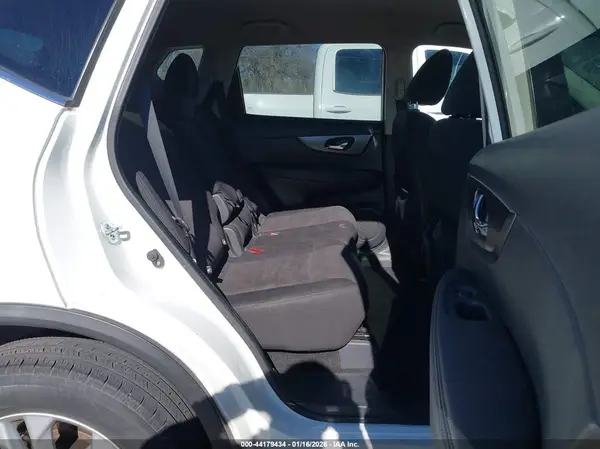 KNMAT2MT3GP712032 2016 NISSAN ROGUE - Image 8
