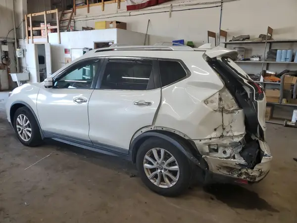 KNMAT2MT3HP501270 2017 NISSAN ROGUE - Image 2