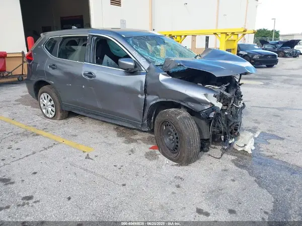 KNMAT2MT3HP505920 2017 NISSAN ROGUE - Image 1