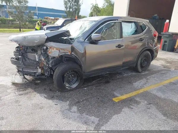 KNMAT2MT3HP505920 2017 NISSAN ROGUE - Image 2