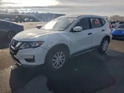 KNMAT2MT3HP513080 2017 NISSAN ROGUE