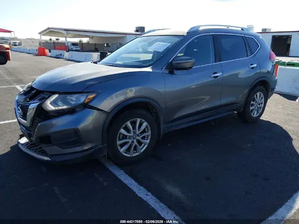 KNMAT2MT3HP514648 2017 NISSAN ROGUE - Image 2