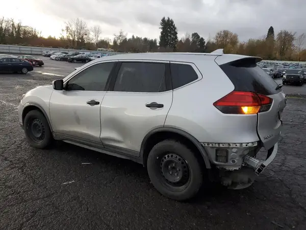 KNMAT2MT3HP516979 2017 NISSAN ROGUE - Image 2