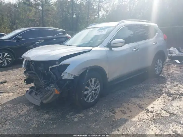 KNMAT2MT3HP516996 2017 NISSAN ROGUE - Image 2