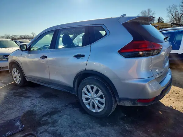 KNMAT2MT3HP523575 2017 NISSAN ROGUE - Image 2