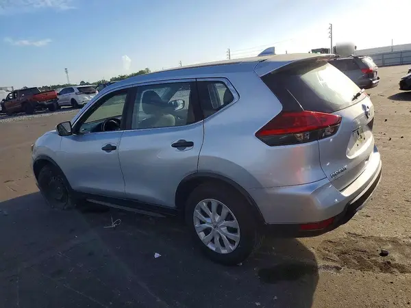 KNMAT2MT3HP529411 2017 NISSAN ROGUE - Image 2