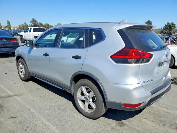 KNMAT2MT3HP532289 2017 NISSAN ROGUE - Image 2
