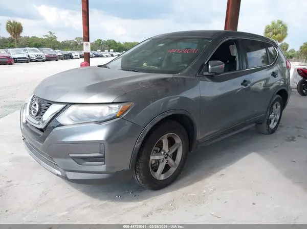 KNMAT2MT3HP532597 2017 NISSAN ROGUE - Image 2