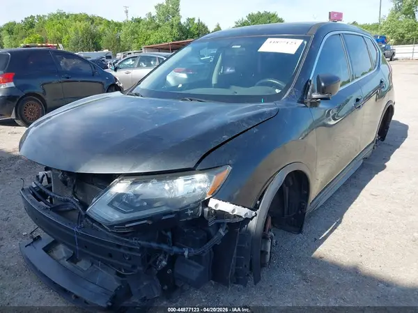 KNMAT2MT3HP538674 2017 NISSAN ROGUE - Image 2