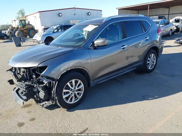 KNMAT2MT3HP539355 2017 NISSAN ROGUE - Image 2